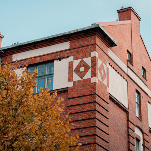 Bild på ett tegelhus i malmö